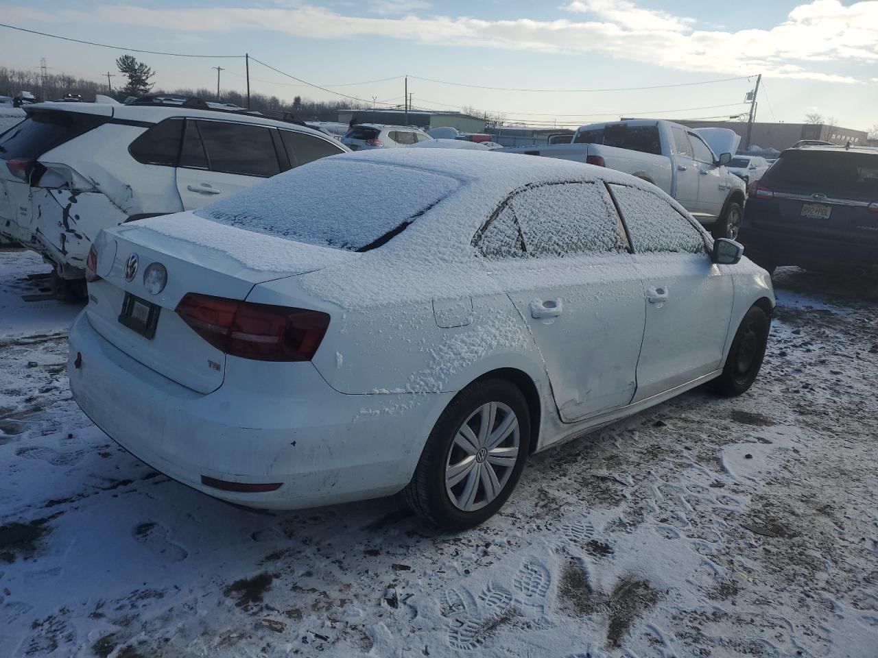 2017 Volkswagen Jetta - Image 3