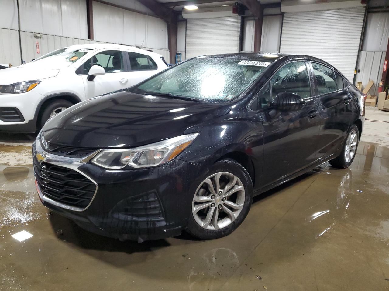 2019 Chevrolet Cruze - Image 1