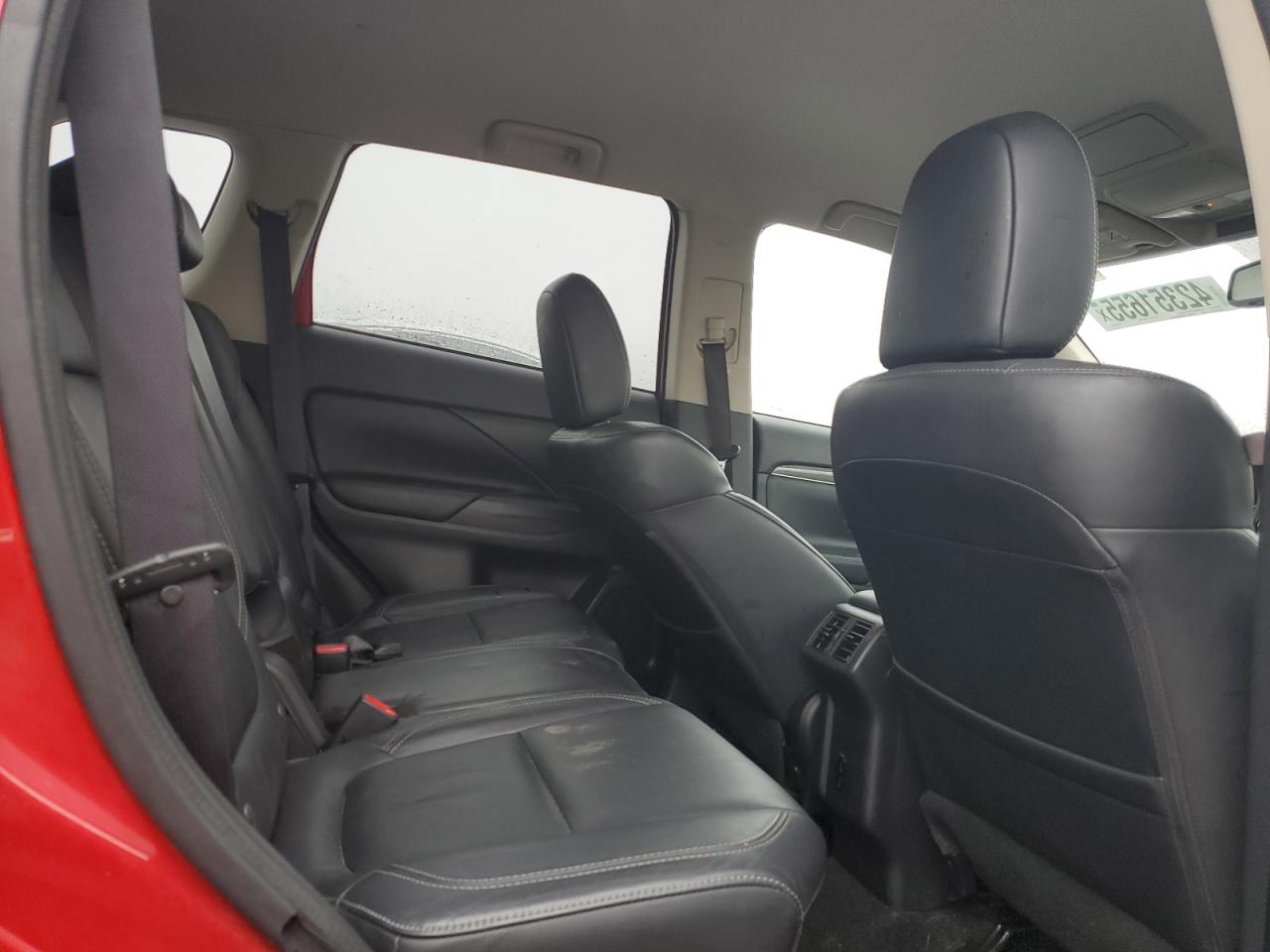 2020 Mitsubishi Outlander - Image 11