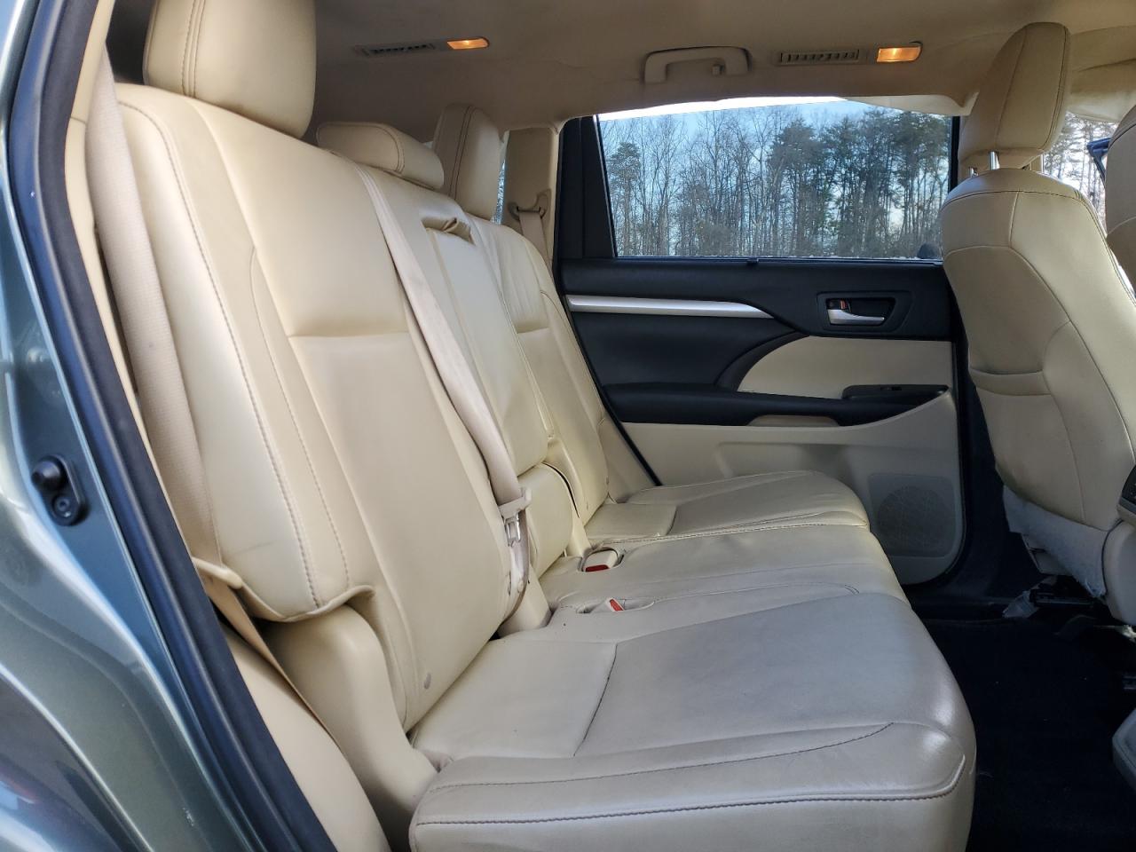 2015 Toyota Highlander - Image 11