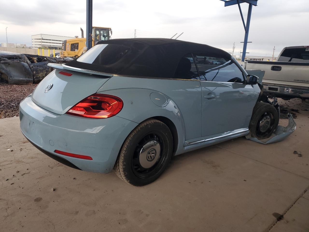 2013 Volkswagen Beetle - Image 3