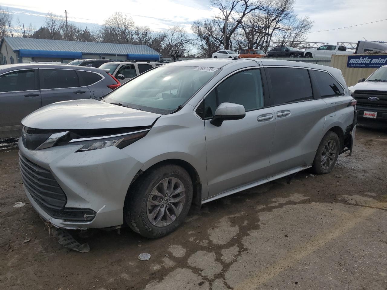 2022 Toyota Sienna - Image 1
