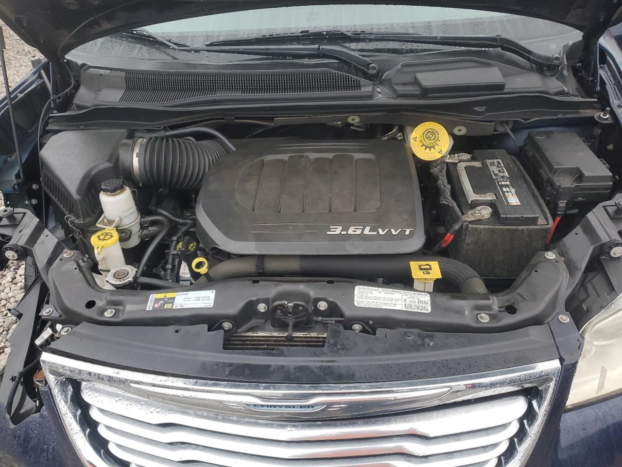 2013 Chrysler Town & Country - Image 12