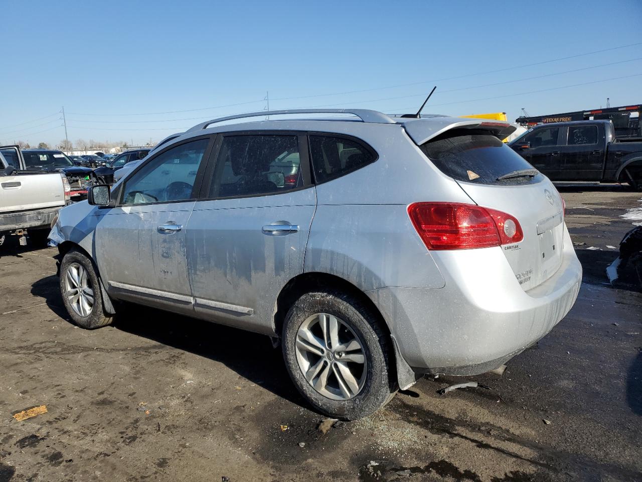 2015 Nissan Rogue - Image 2