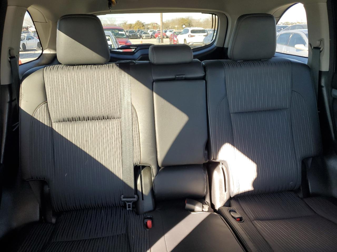 2016 Toyota Highlander - Image 10