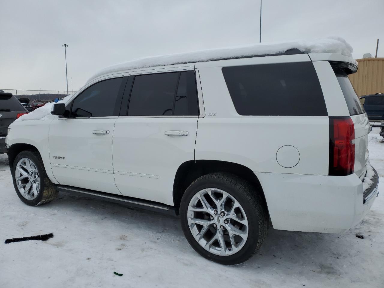 VIN 1GNSKCKC4GR204356 2016 CHEVROLET TAHOE no.2