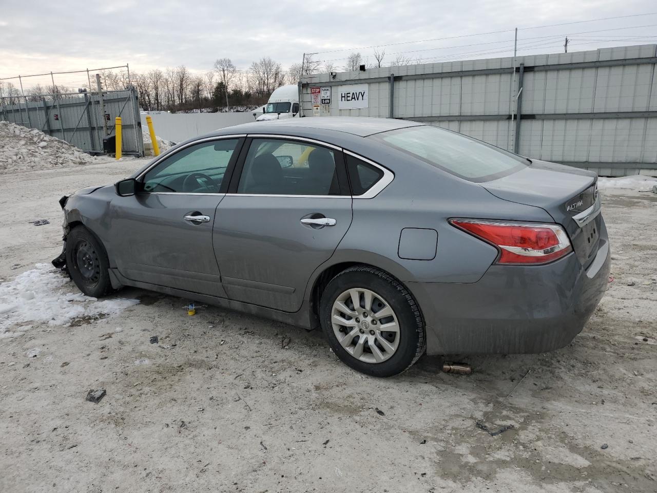 2015 Nissan Altima - Image 2