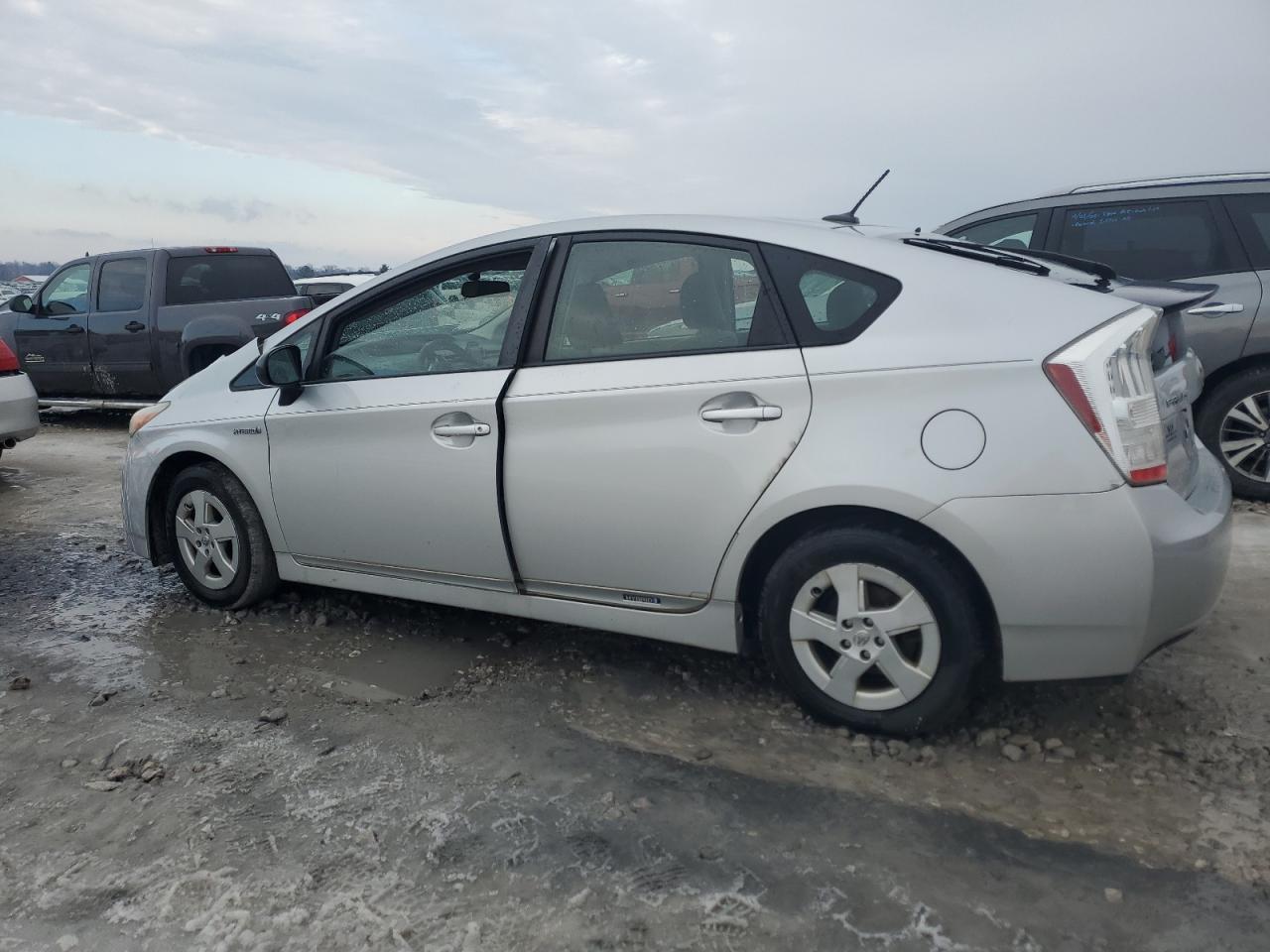 2011 Toyota Prius - Image 2