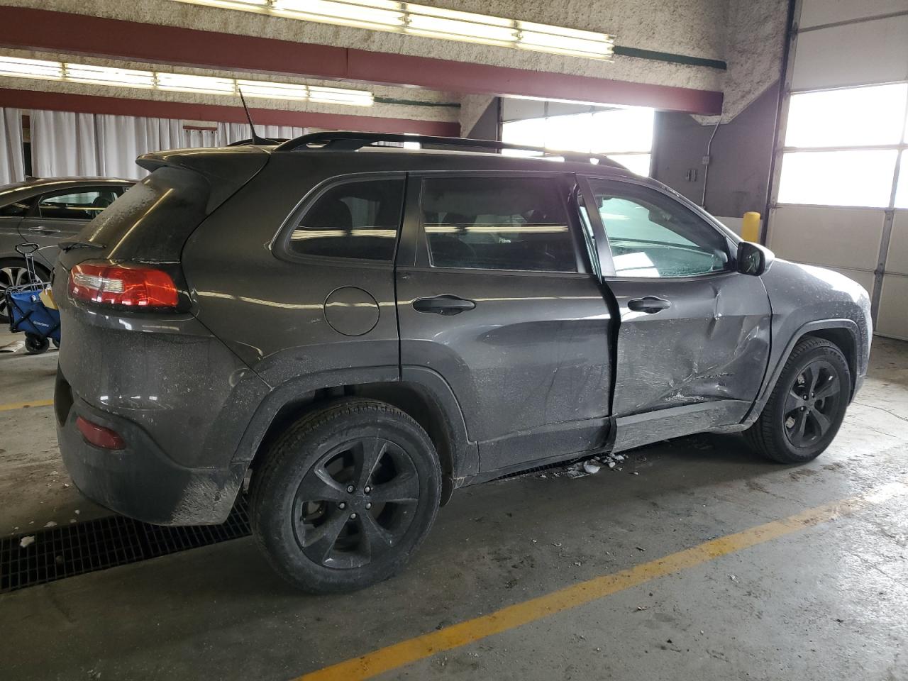 2016 Jeep Grand Cherokee - Image 3