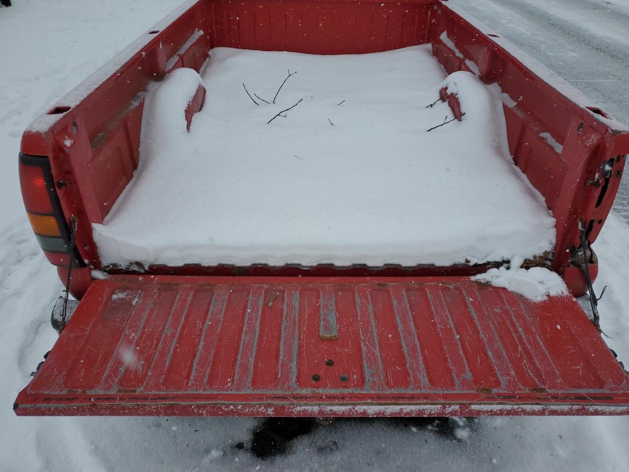 2005 GMC Sierra - Image 10