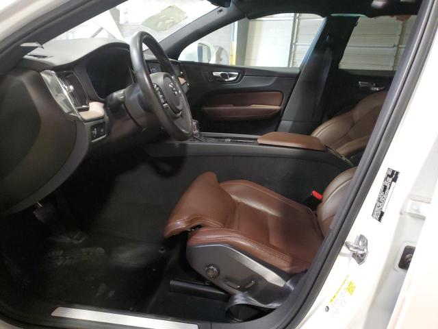  VOLVO XC60 2021 Белы