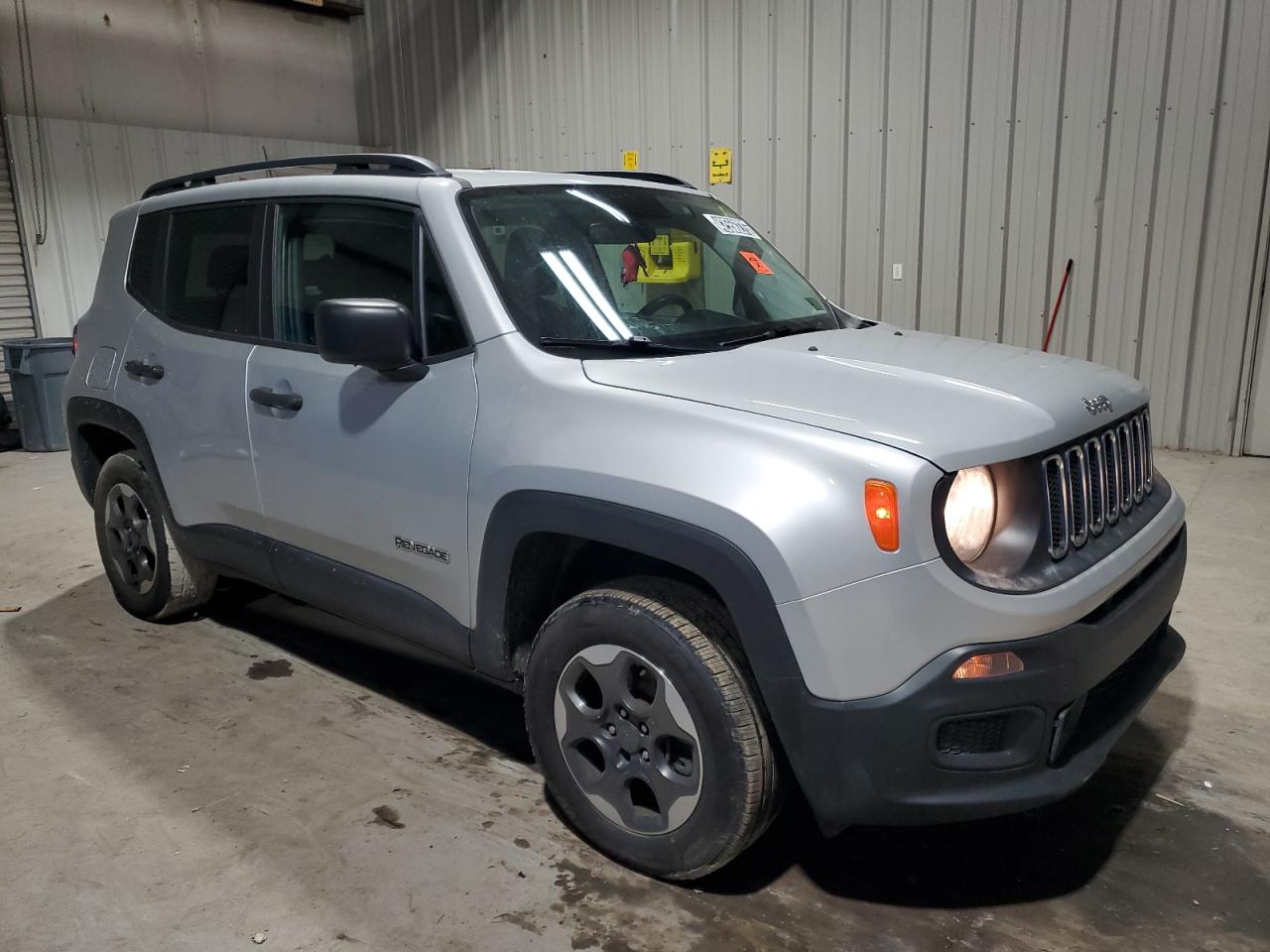 2017 Jeep Renegade - Image 4