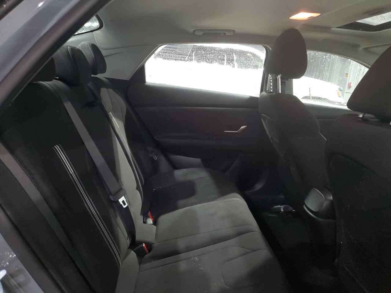 2021 Hyundai Elantra - Image 10