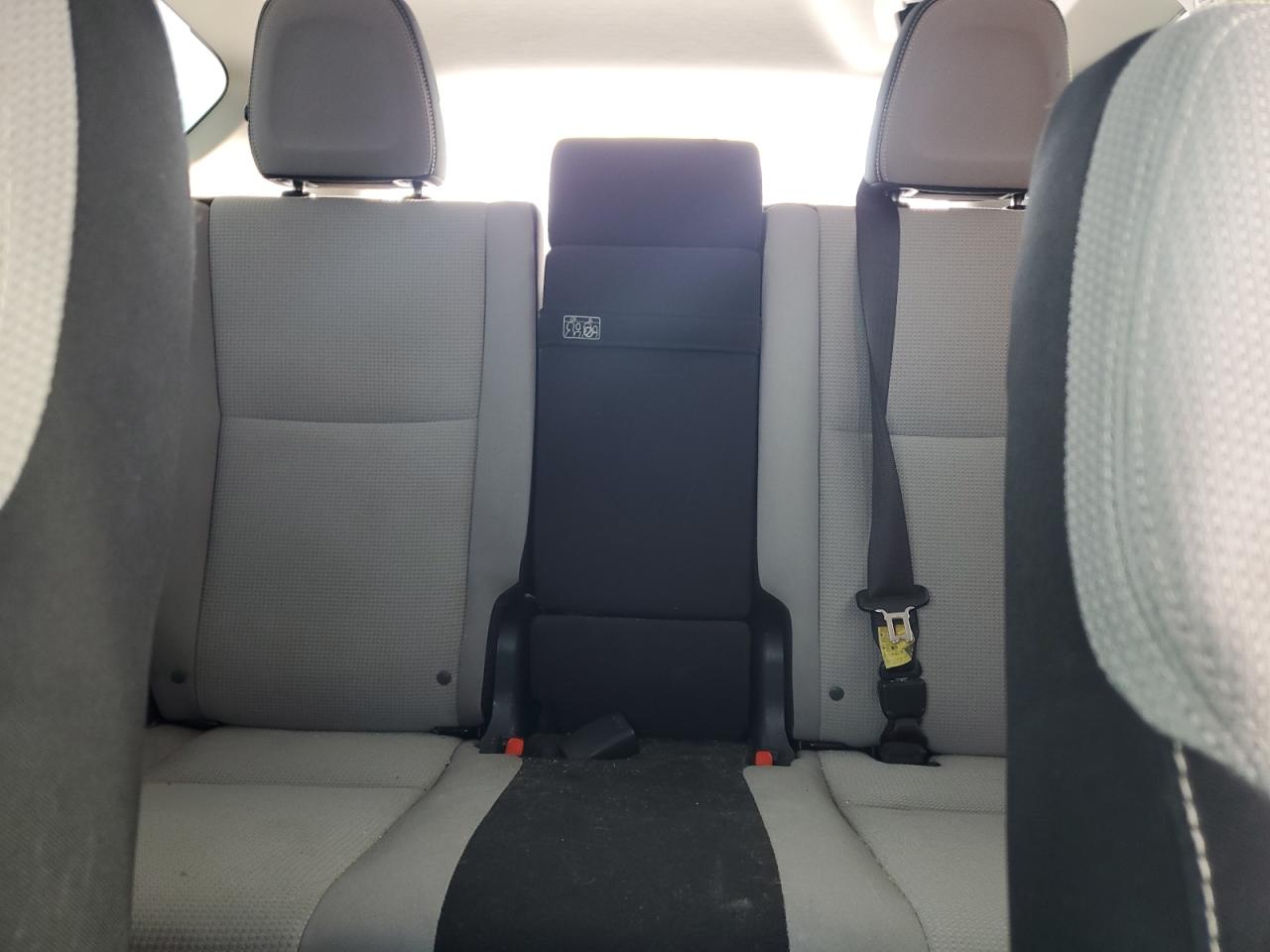 2017 Toyota RAV 4 - Image 10