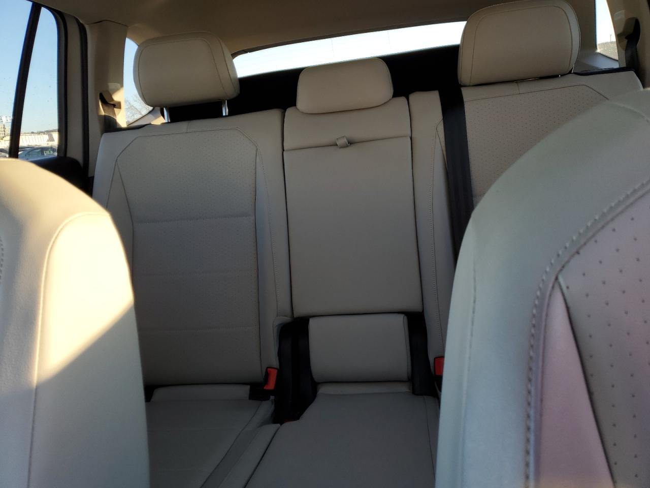 2018 Volkswagen Tiguan - Image 10