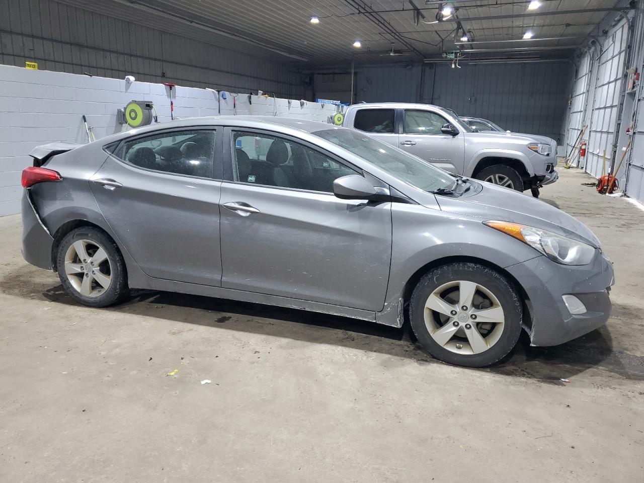 2013 Hyundai Elantra - Image 4
