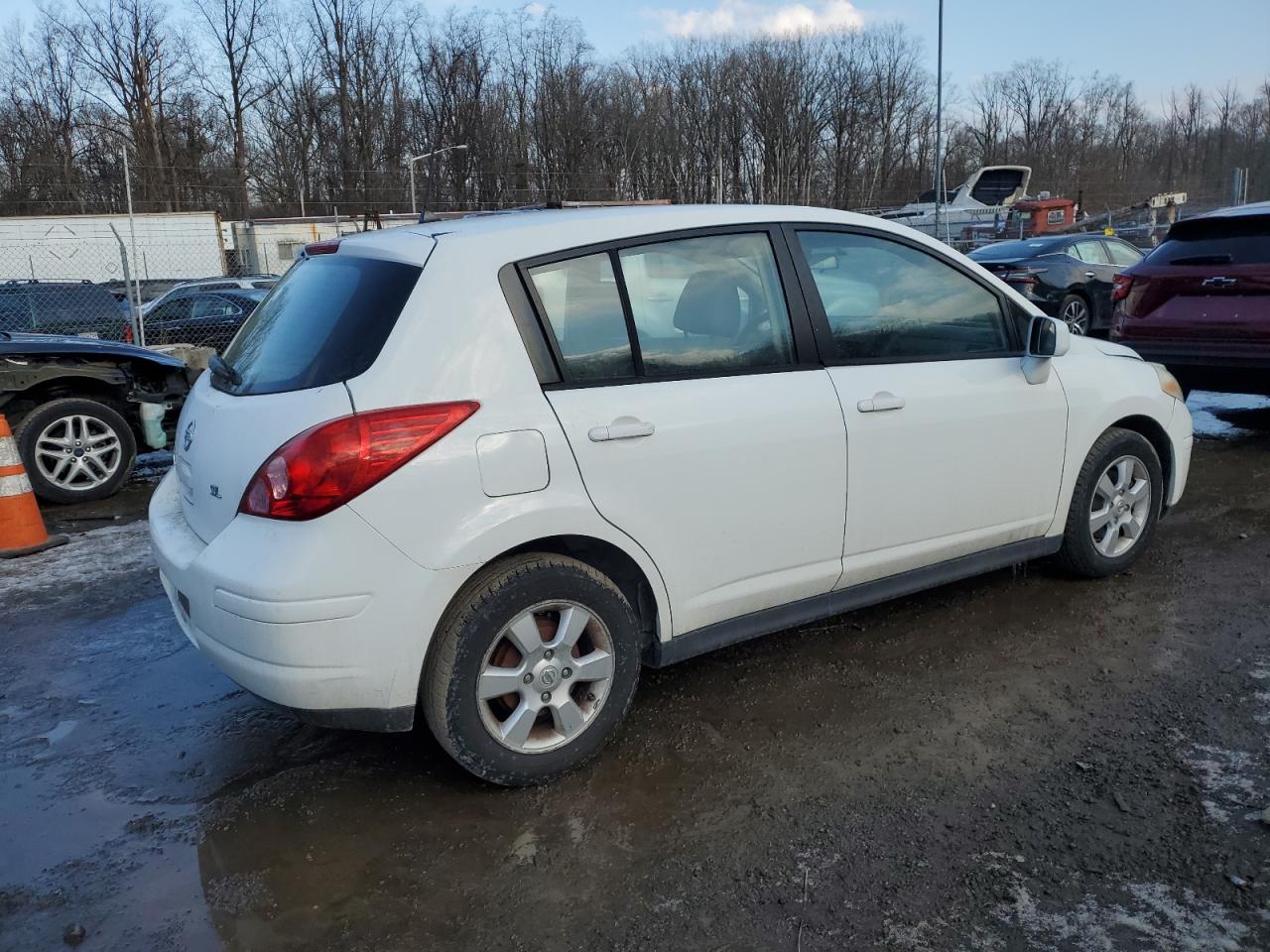 2009 Nissan Versa - Image 3