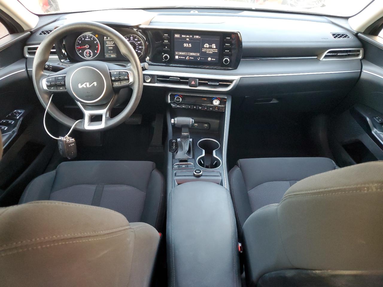 2022 Kia K5 - Image 8