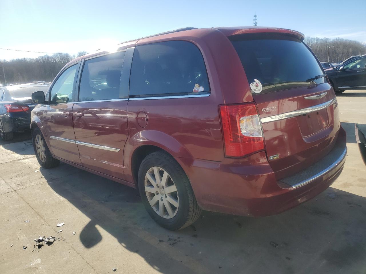 2014 Chrysler Town & Country - Image 2
