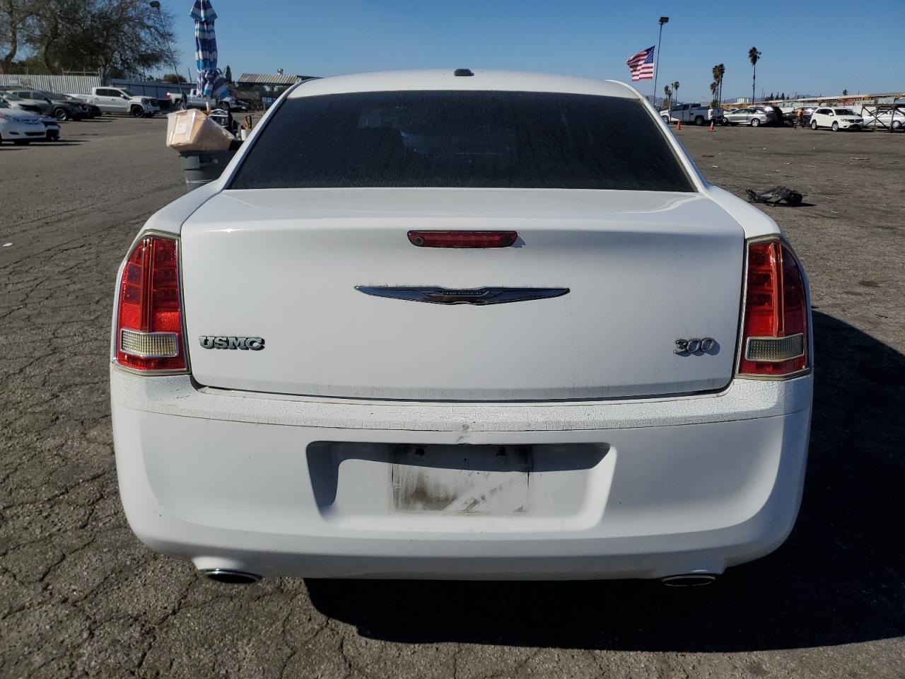 2011 Chrysler 300 - Image 6