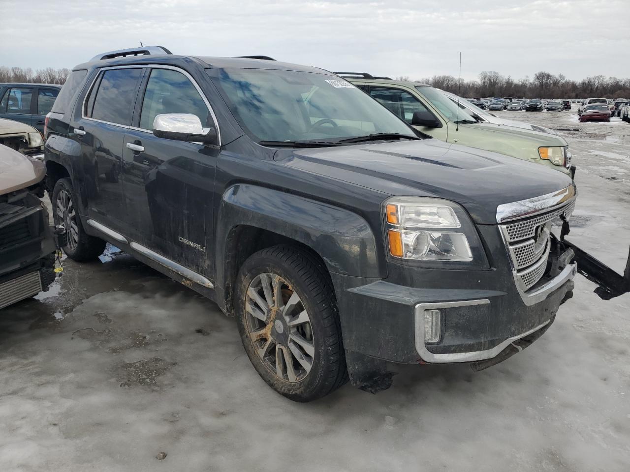 2017 GMC Terrain - Image 4