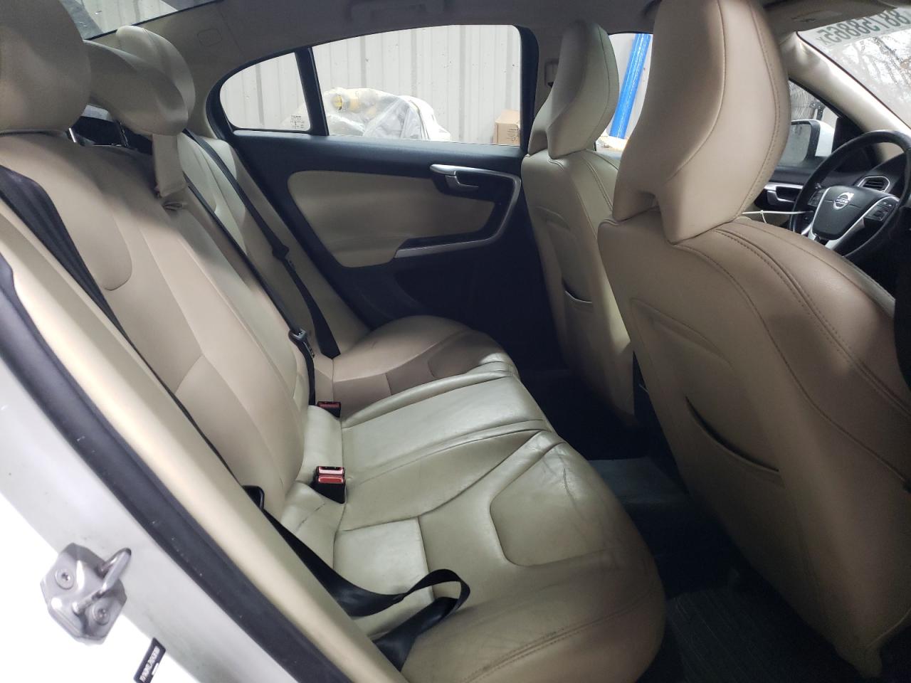 2017 Volvo S60 - Image 10