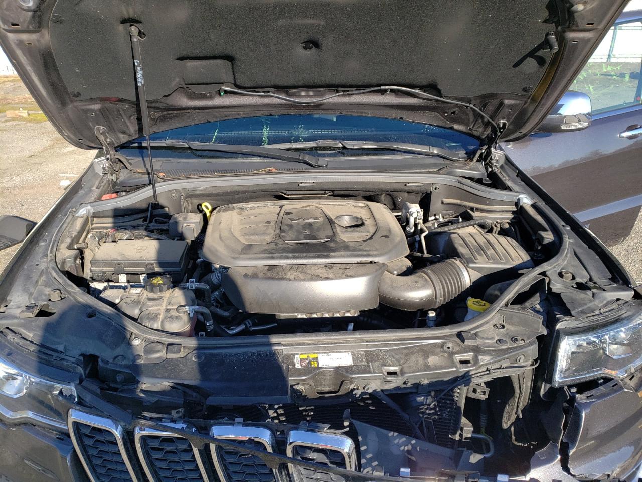 2020 Jeep Grand Cherokee - Image 13