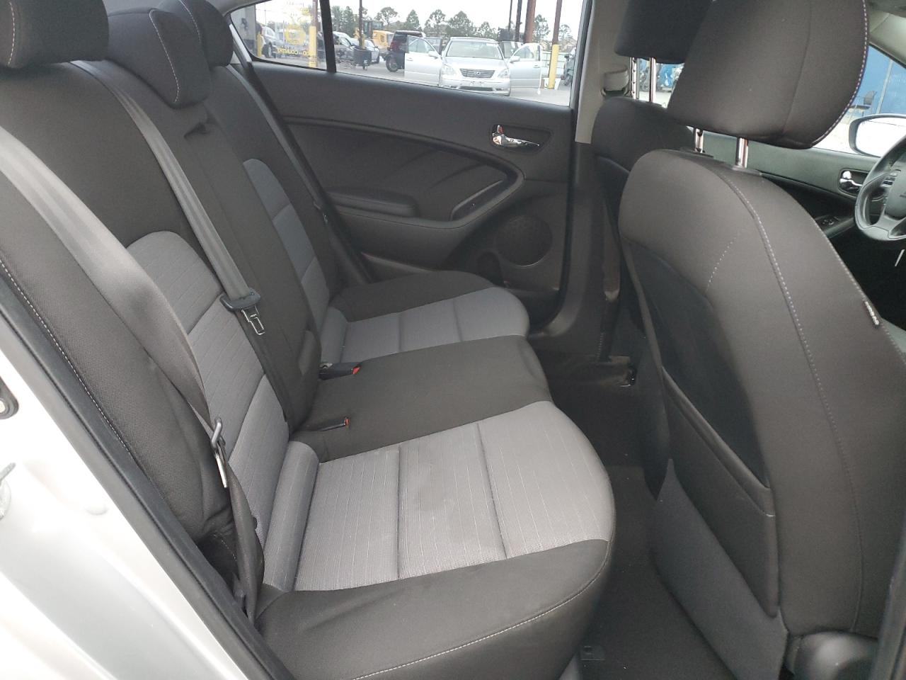 2015 Kia Forte - Image 10