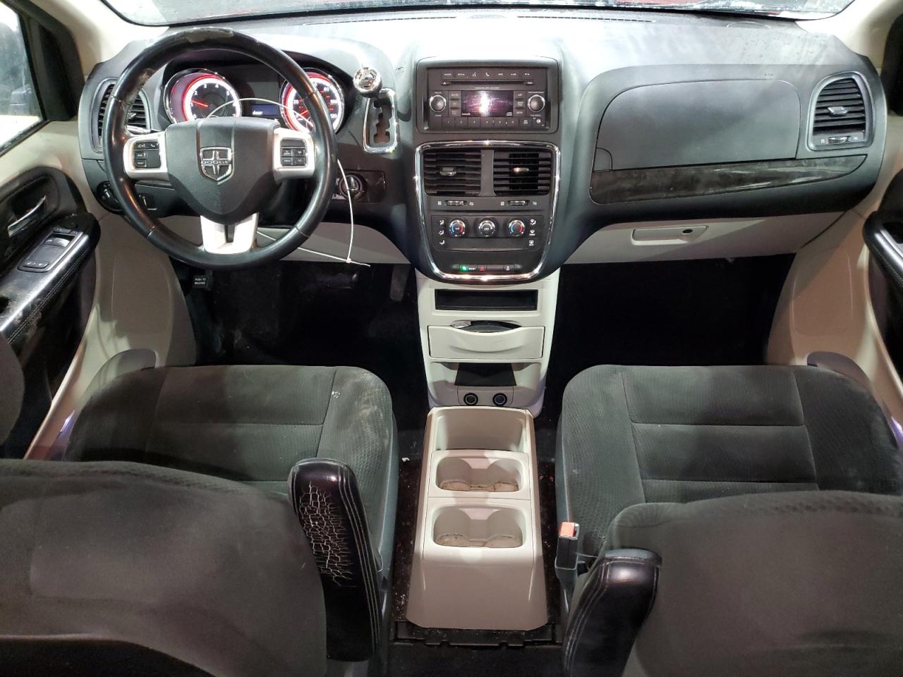2016 Dodge Caravan - Image 8