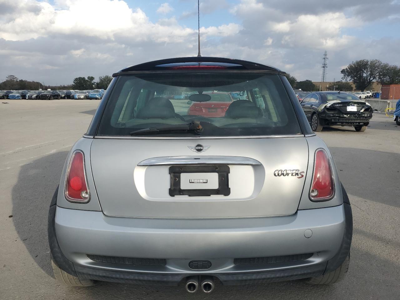 2005 Mini Cooper S VIN: WMWRE33515TG98500 Lot: 87501645