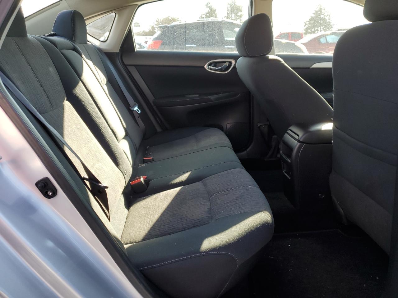 2015 Nissan Sentra - Image 10