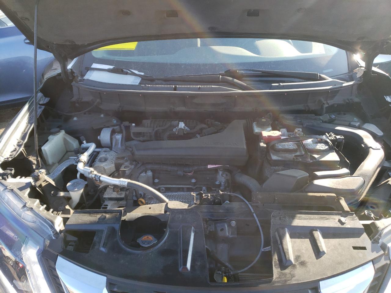 2018 Nissan Rogue - Image 12