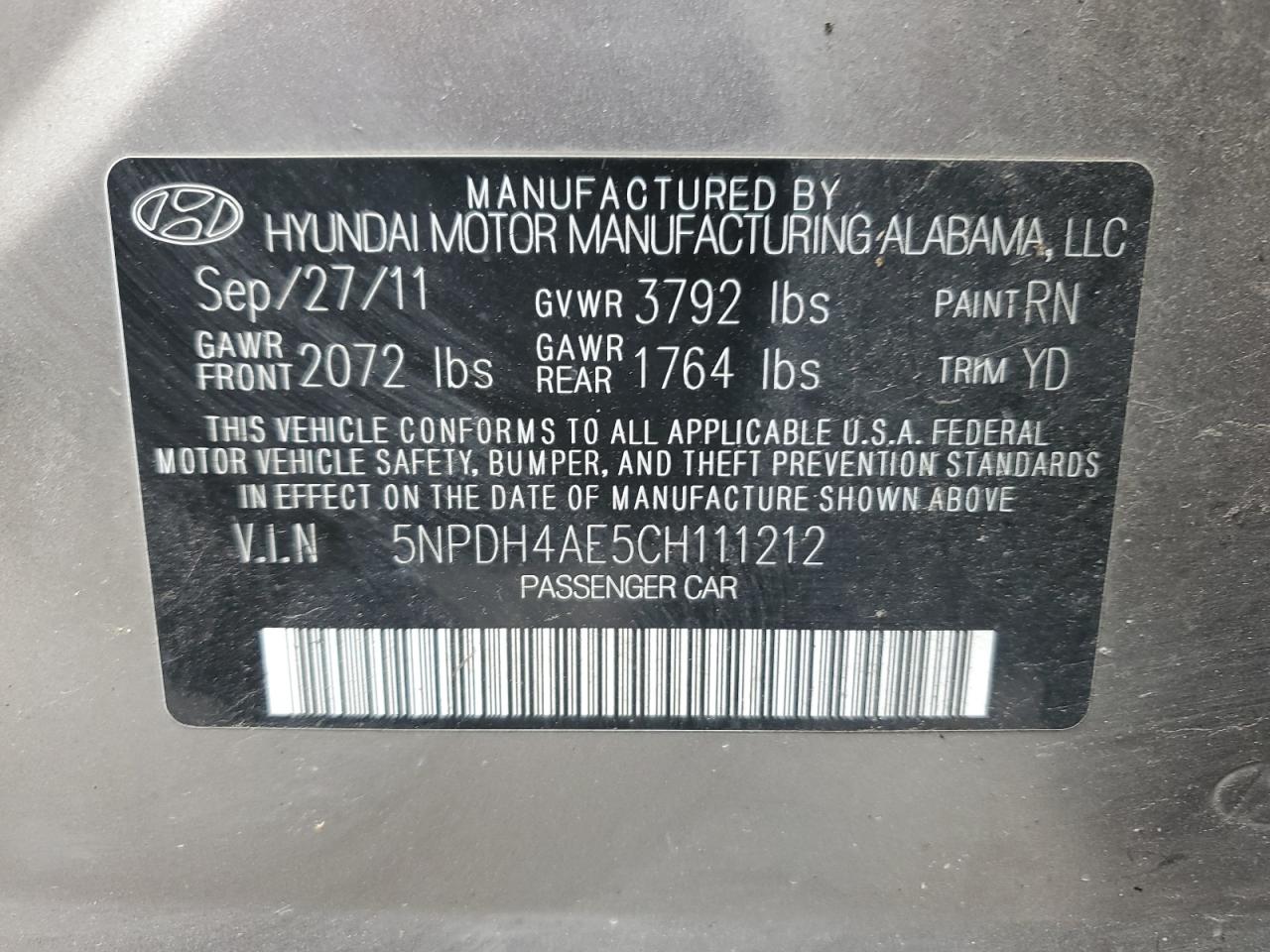 2012 Hyundai Elantra - Image 12