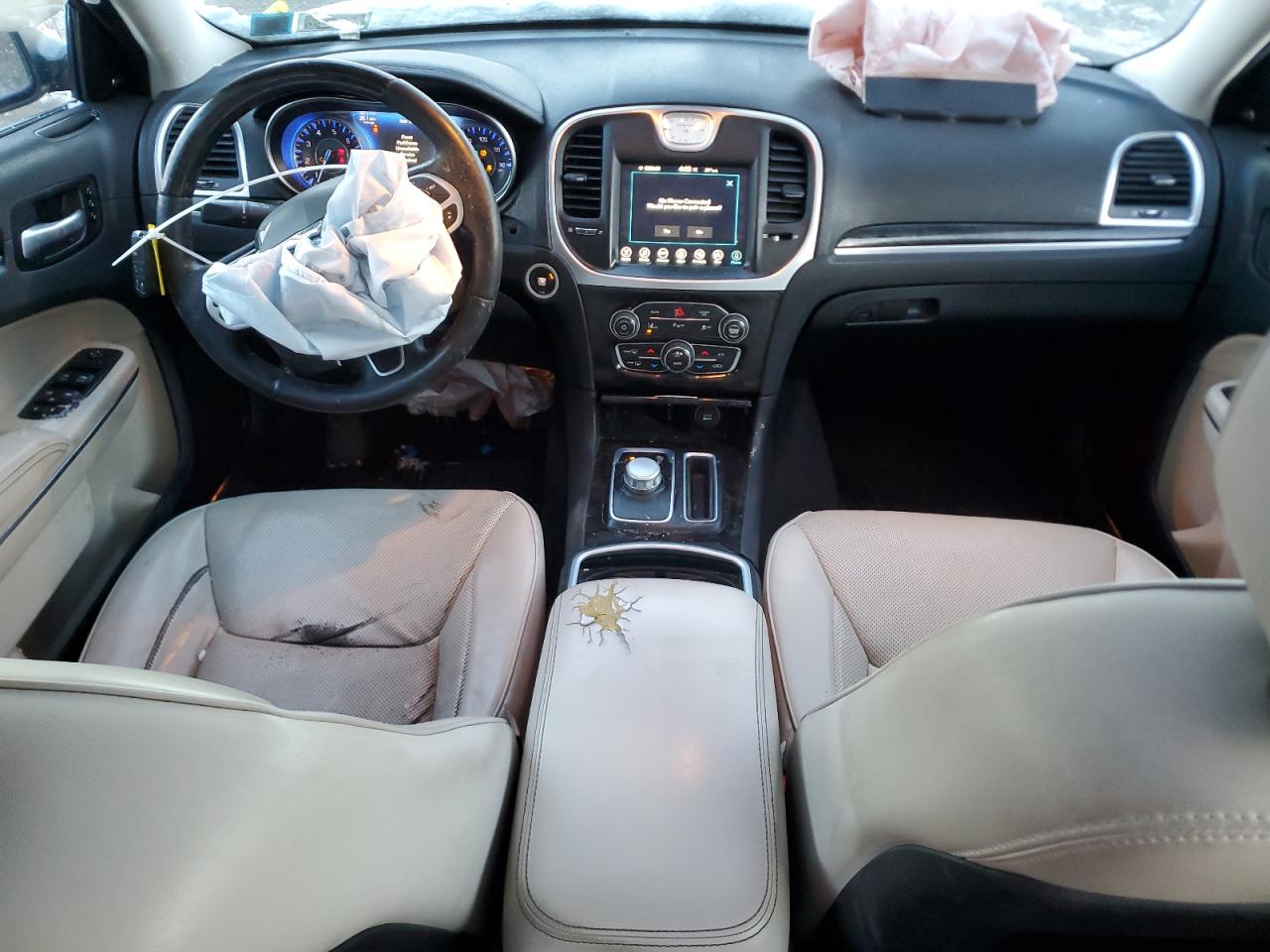 2017 Chrysler 300 - Image 8