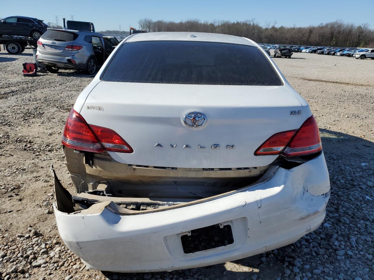 2010 Toyota Avalon - Image 6