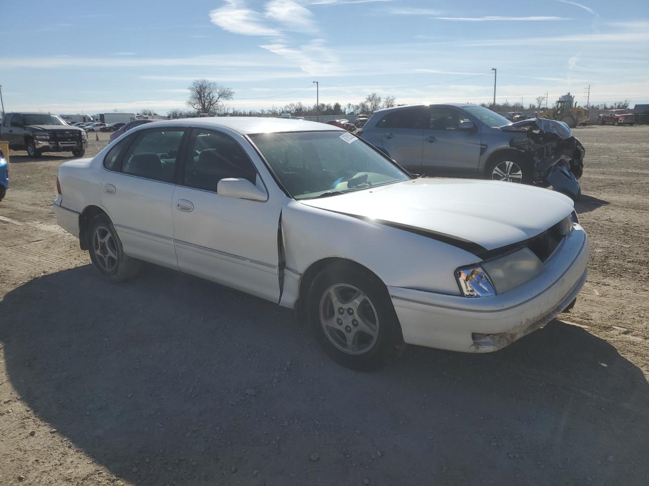 1998 Toyota Avalon - Image 4