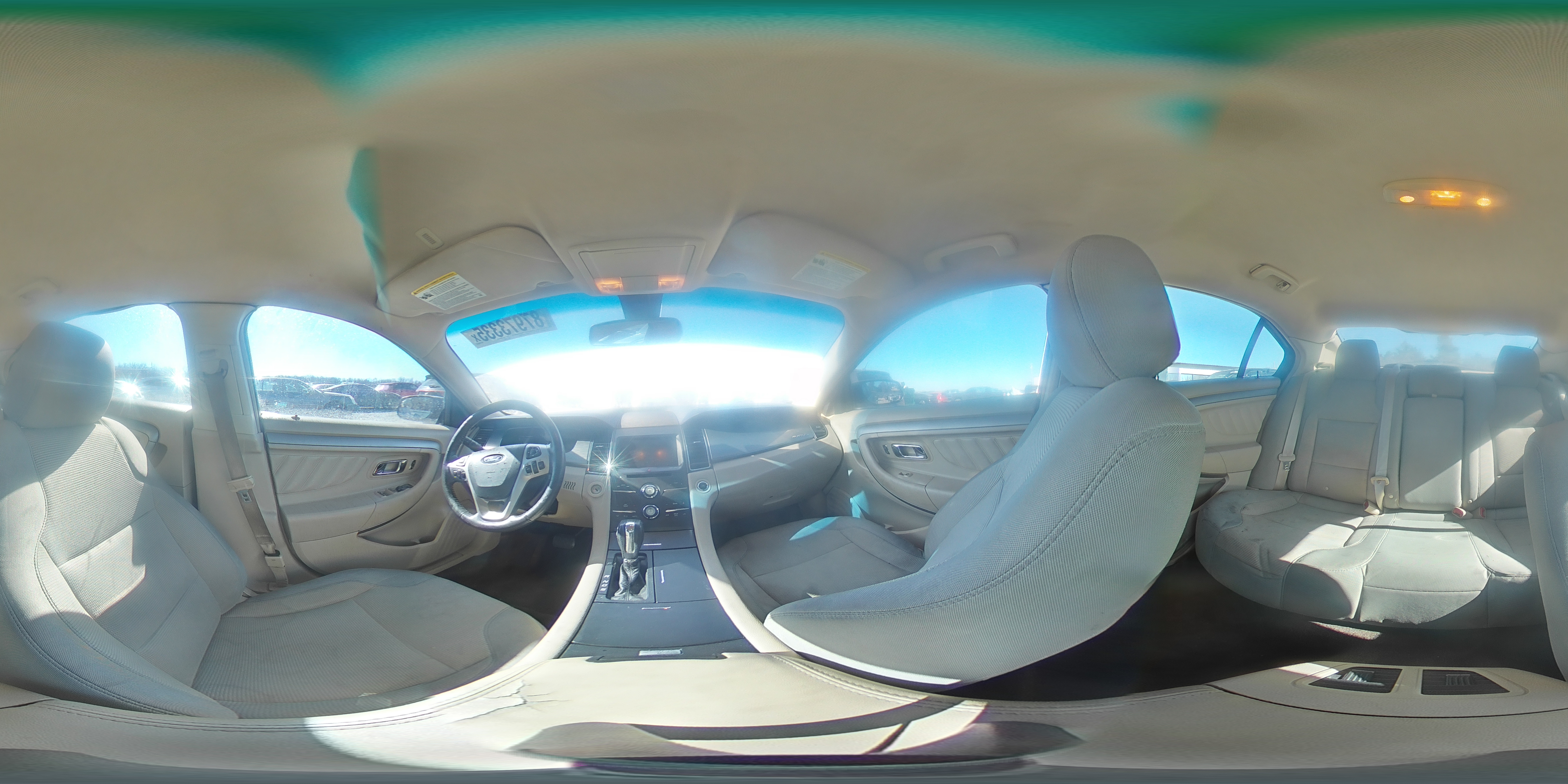 2014 Ford Taurus - Image 12