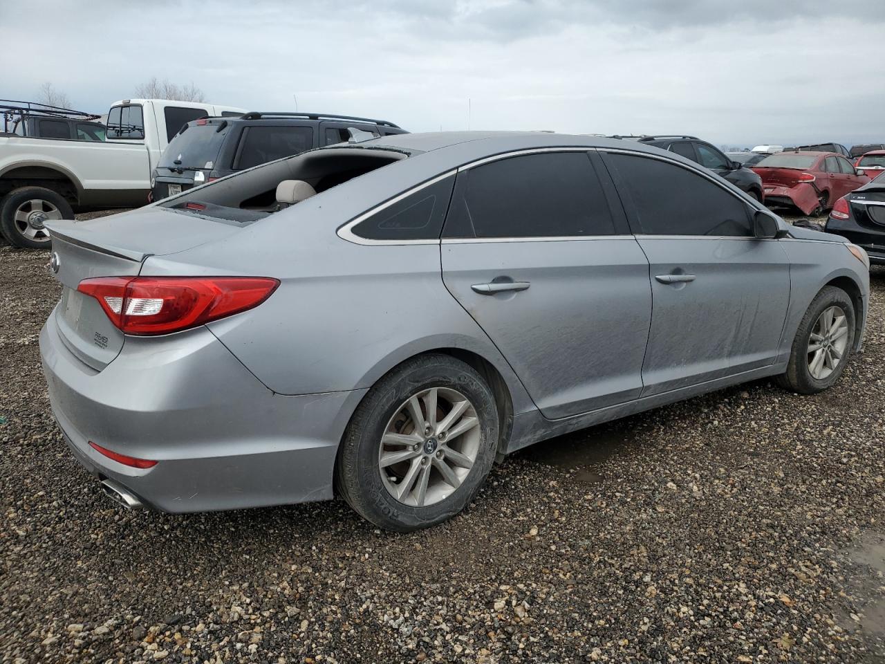 2016 Hyundai Sonata - Image 3