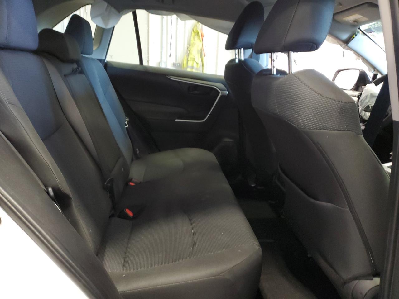 2024 Toyota RAV 4 - Image 11