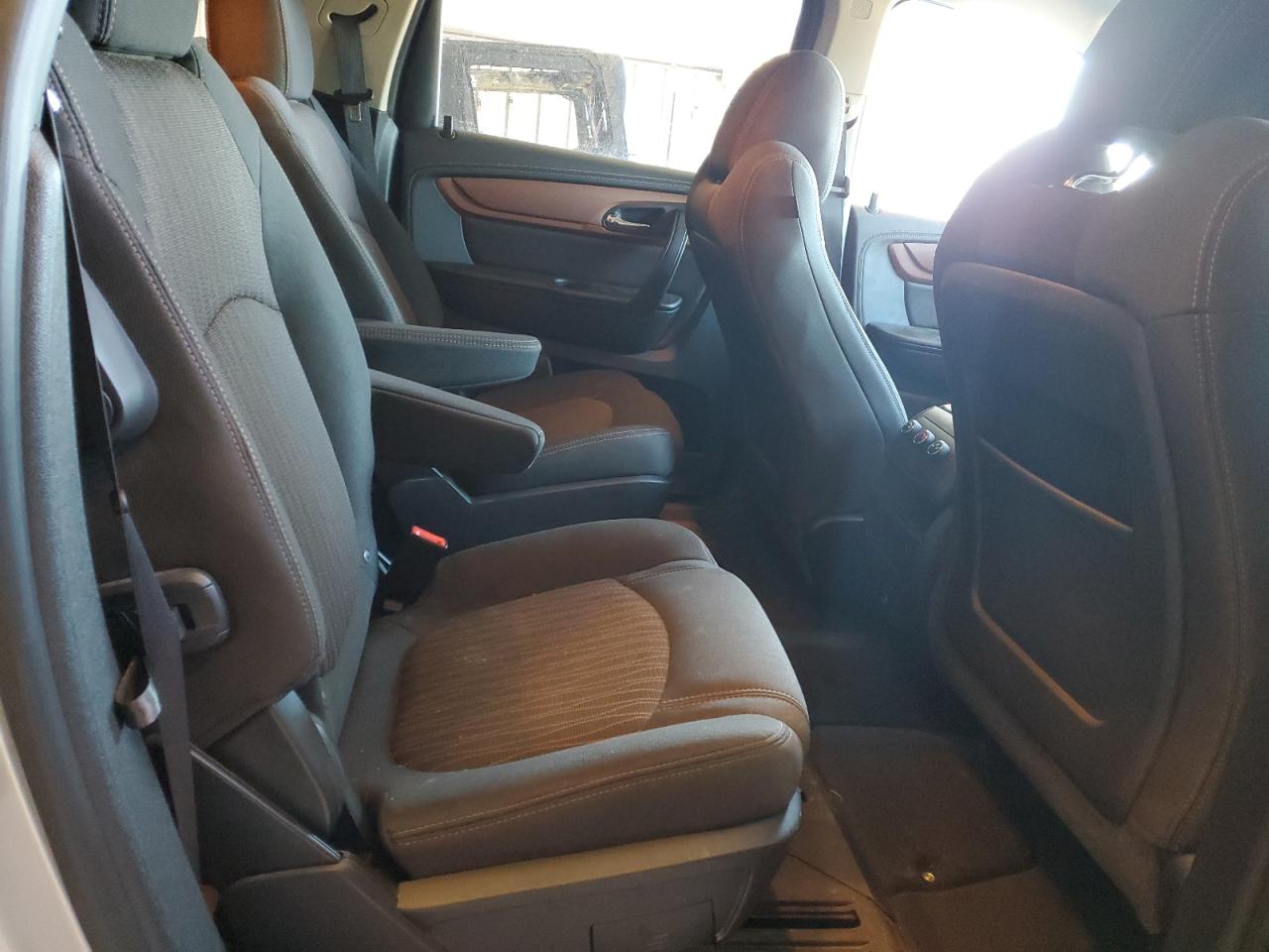 2017 Chevrolet Traverse - Image 11