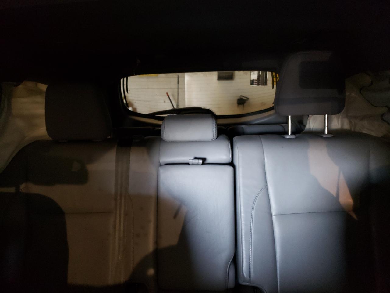 2016 Toyota Highlander - Image 10