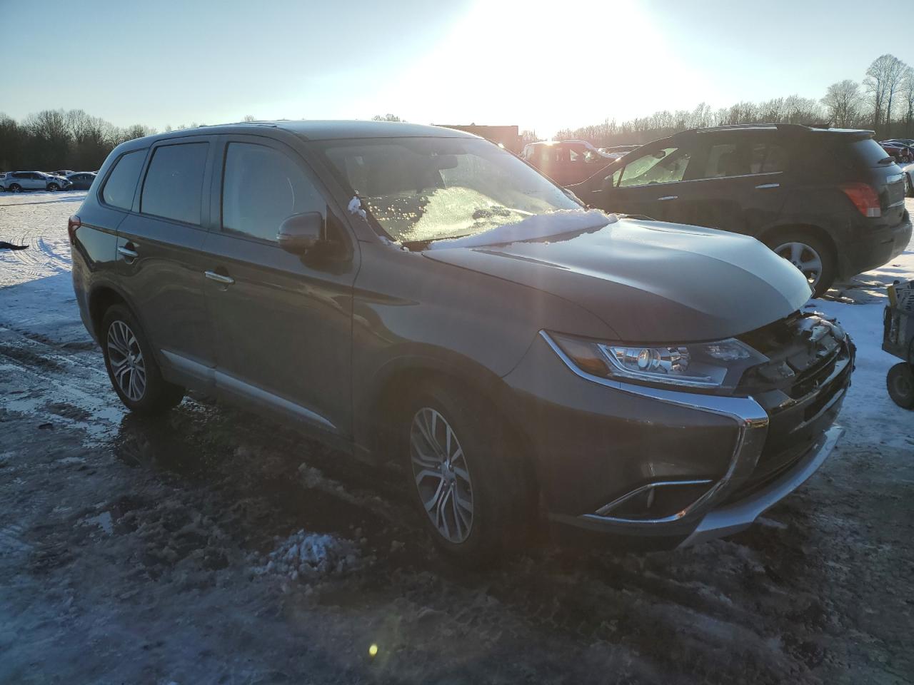 2017 Mitsubishi Outlander - Image 4