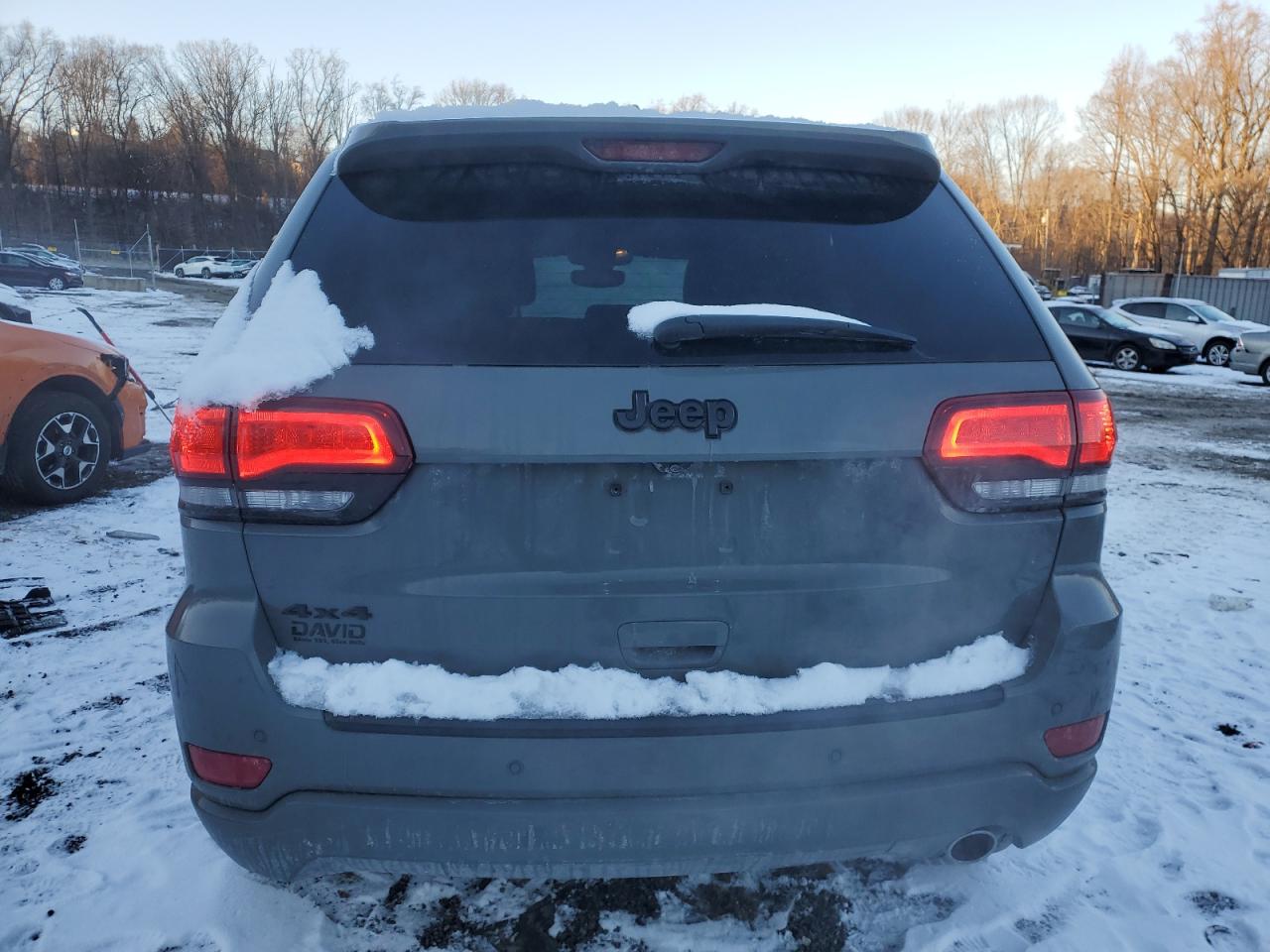 2020 Jeep Grand Cherokee - Image 6
