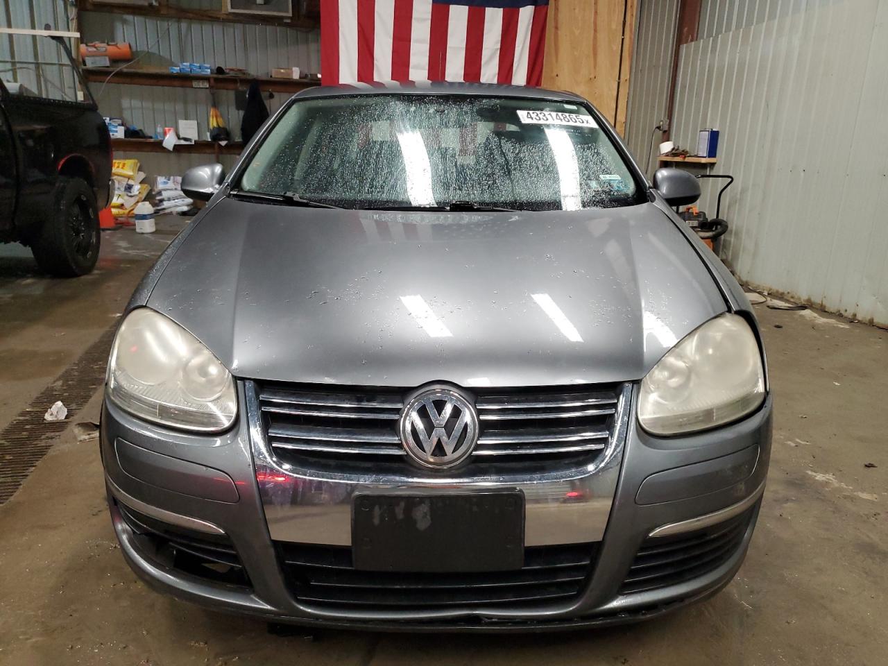 2008 Volkswagen Jetta - Image 5