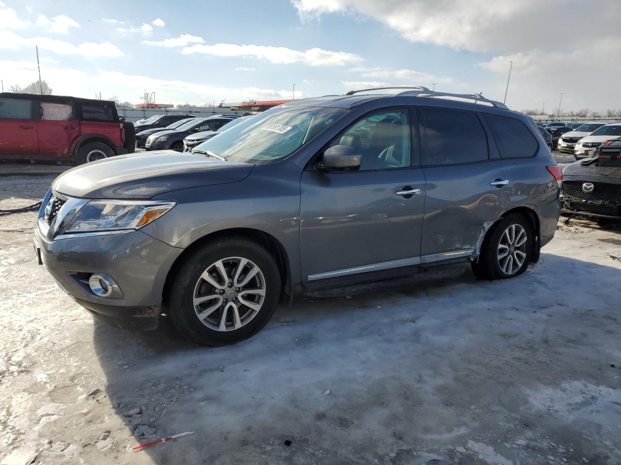 2015 Nissan Pathfinder - Image 1