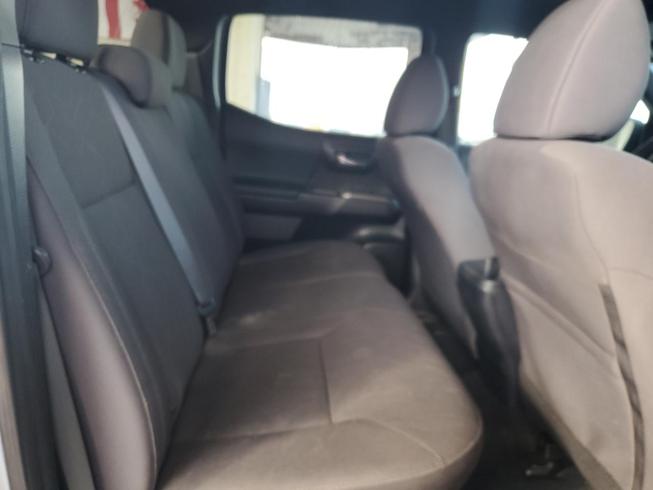 2019 Toyota Tacoma - Image 10