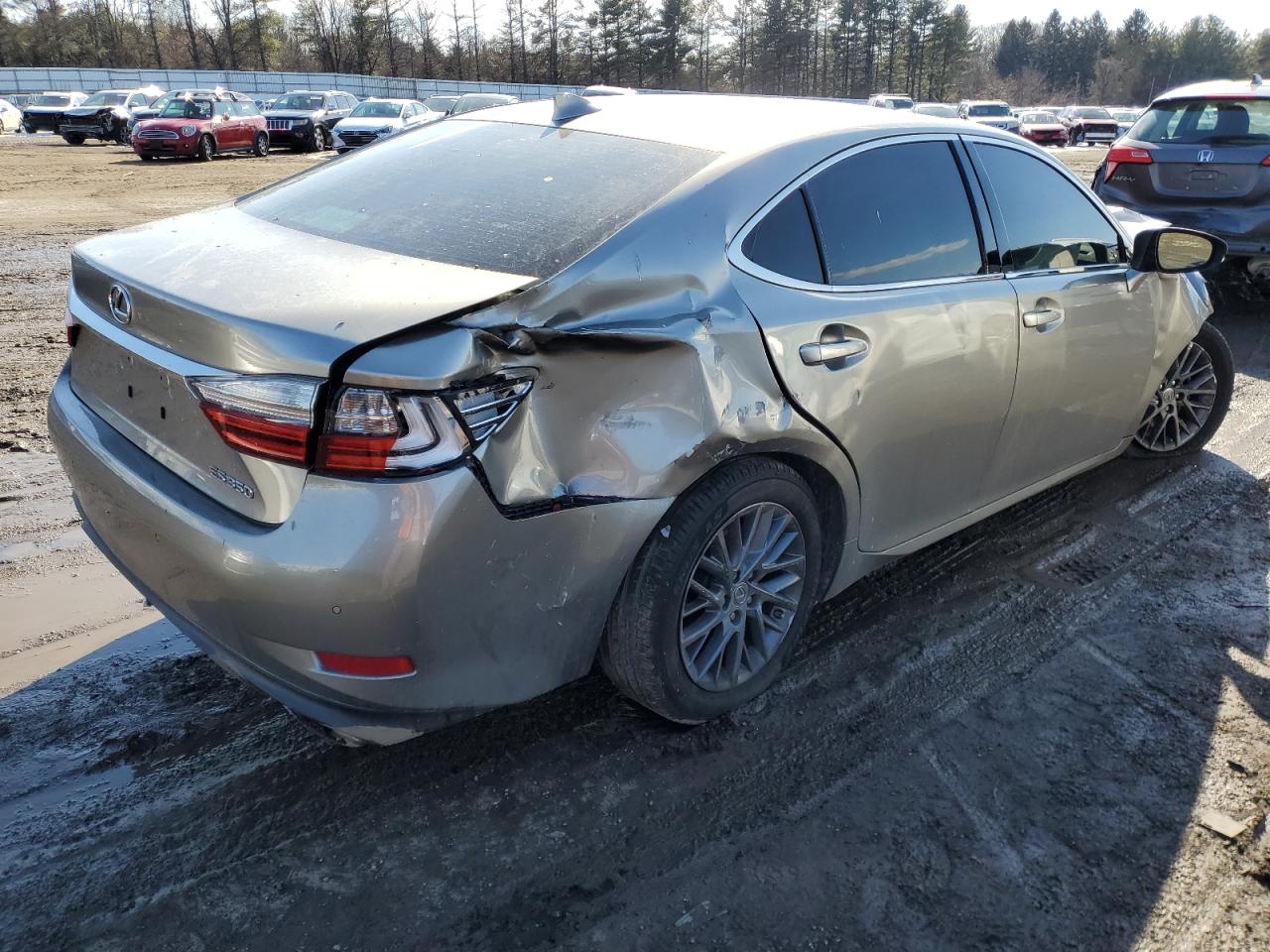 2018 Lexus ES - Image 3