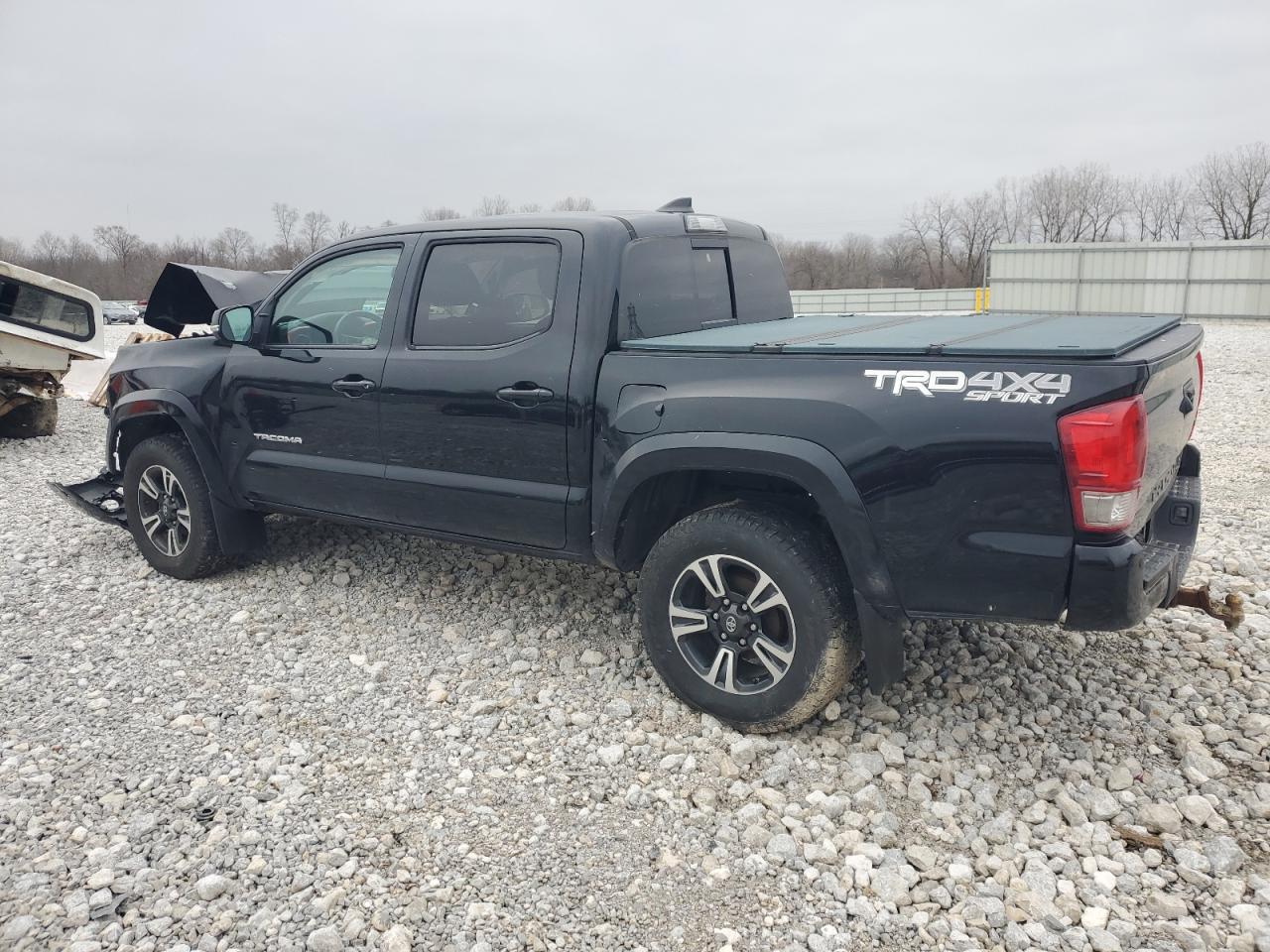 VIN 5TFCZ5AN6HX060166 2017 TOYOTA TACOMA no.2