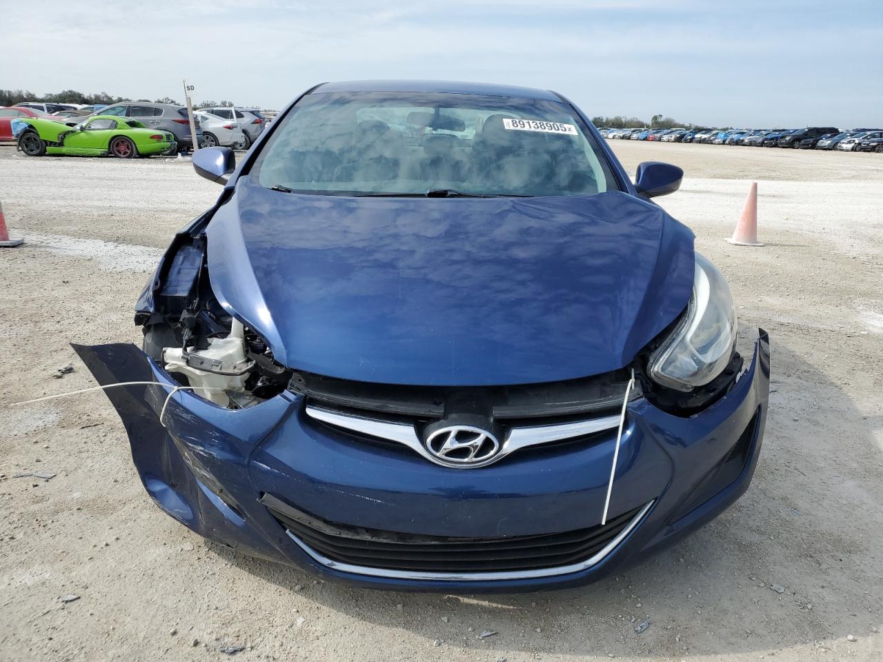 2016 Hyundai Elantra - Image 5