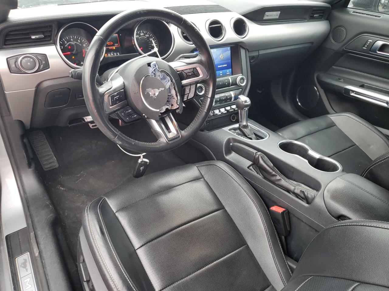 2022 Ford Mustang - Image 8